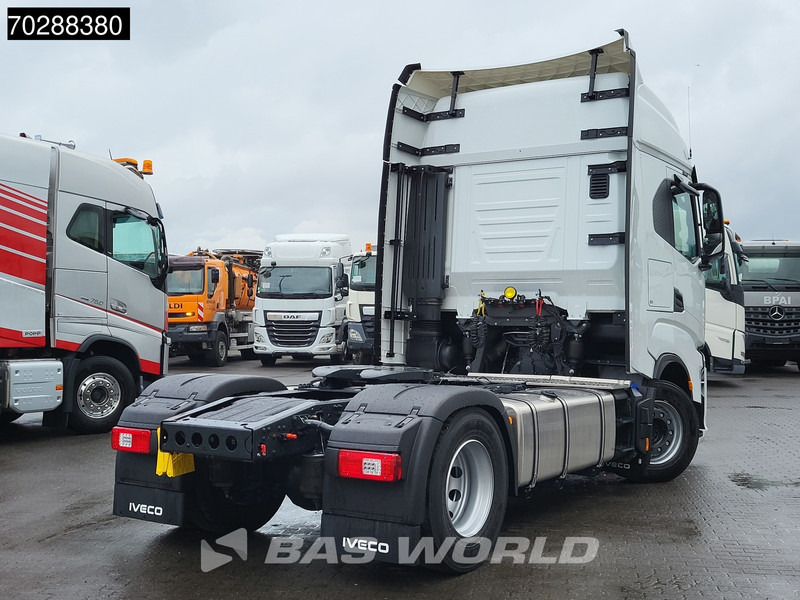 Новый Тягач Iveco S-way 580 4X2 NEW! 2x Tanks Navi ACC Standklima: фото 5