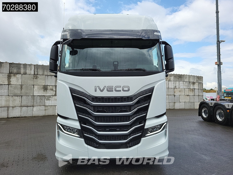 Новый Тягач Iveco S-way 580 4X2 NEW! 2x Tanks Navi ACC Standklima: фото 6