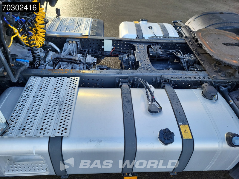 Тягач Mercedes-Benz Actros 1845 4X2 GigaSpace Mega Retarder 2x Tanks Standklima Xenon Euro 6: фото 9