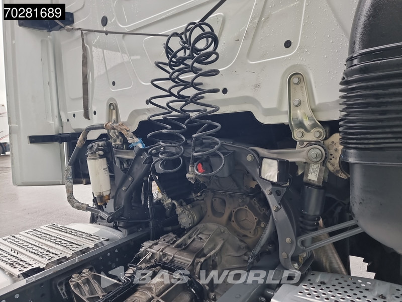Тягач Mercedes-Benz Actros 1851 Actros 4X2 BigSpace 2x Tanks: фото 12