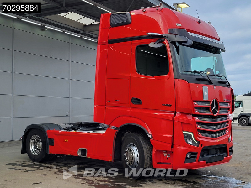 Mercedes-Benz Actros 1858 4X2 GigaSpace Retarder 2xTanks Leather Standairco PPC Navi ACC Euro 6 - Тягач: фото 3 Mercedes-Benz Actros 1858 4X2 GigaSpace Retarder 2xTanks Leather Standairco PPC Navi ACC Euro 6 - Тягач: фото 3
