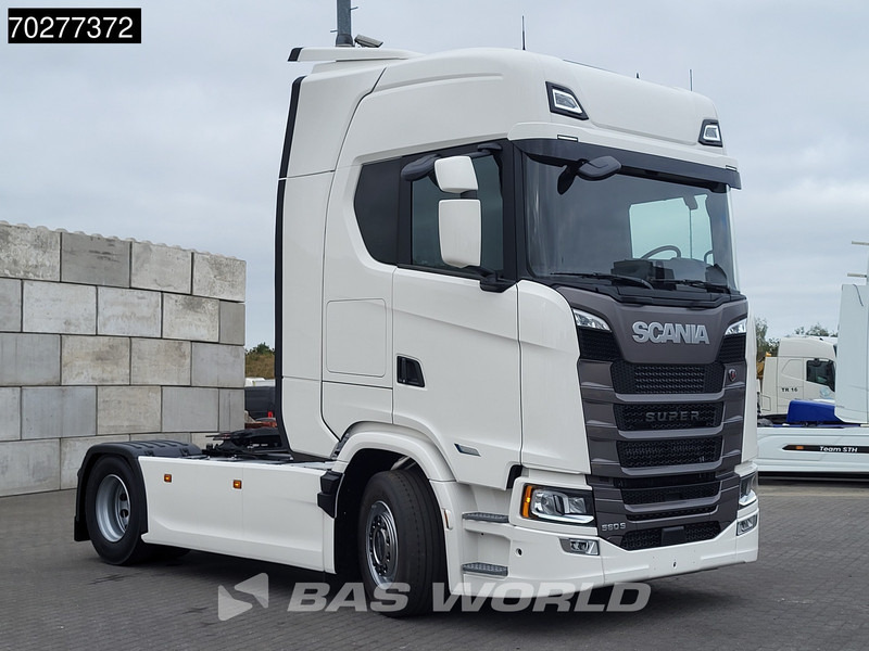 Scania S560 4X2 NEW! Retarder Full-Air 2xTanks Leder Standklima Navi ACC LED - Тягач: фото 3 Scania S560 4X2 NEW! Retarder Full-Air 2xTanks Leder Standklima Navi ACC LED - Тягач: фото 3