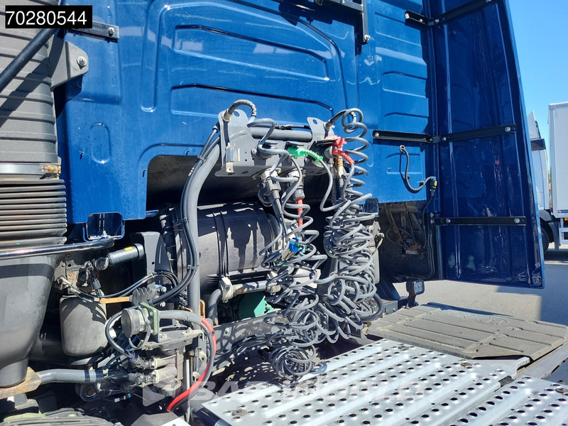 Volvo FH 460 FH 4X2 Low Mileage! VEB+ 2x Tanks - Тягач: фото 5 Volvo FH 460 FH 4X2 Low Mileage! VEB+ 2x Tanks - Тягач: фото 5