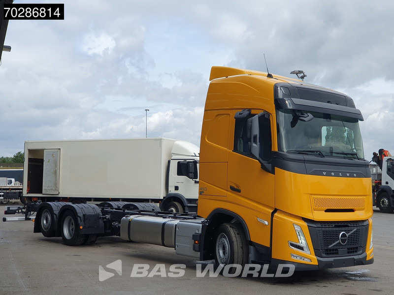 Volvo FH 460 6X2 NEW chassis! Full air Suspension Lift-Axle Navi ACC LED Euro 6 - Грузовик-шасси: фото 3 Volvo FH 460 6X2 NEW chassis! Full air Suspension Lift-Axle Navi ACC LED Euro 6 - Грузовик-шасси: фото 3