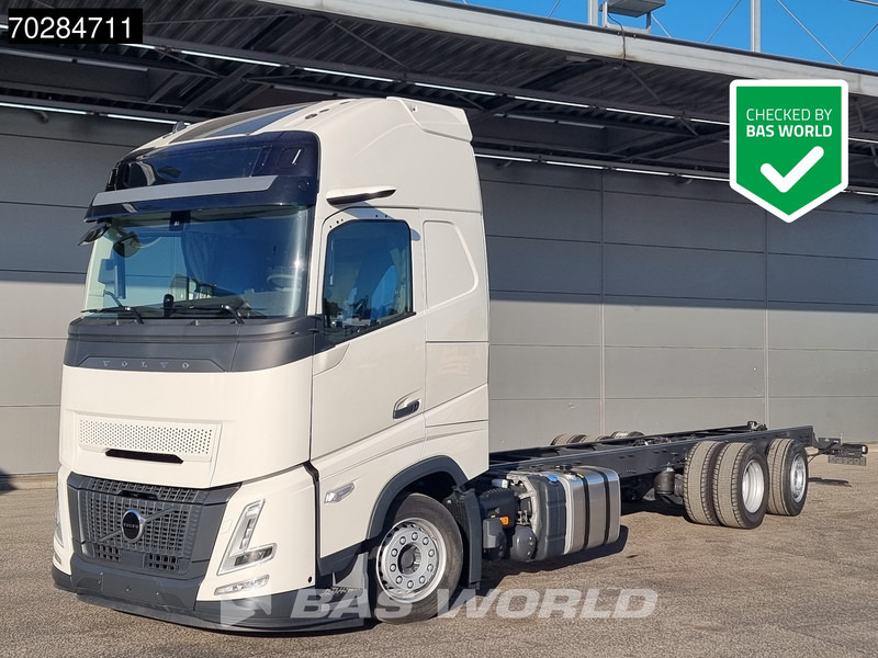 Volvo FH 62 R AERO 6X2 NEW Horsetruck chassis Lift+Lenkachse Dynamic Steering Mirror cam Euro 6 - Грузовик-шасси: фото 1 Volvo FH 62 R AERO 6X2 NEW Horsetruck chassis Lift+Lenkachse Dynamic Steering Mirror cam Euro 6 - Грузовик-шасси: фото 1