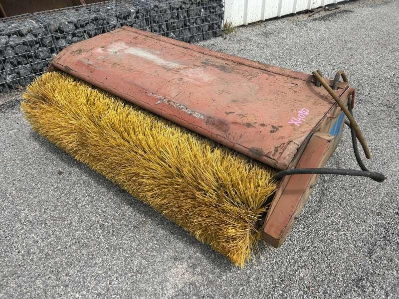 1700mm - Подметально-уборочная машина: фото 1 1700mm - Подметально-уборочная машина: фото 1