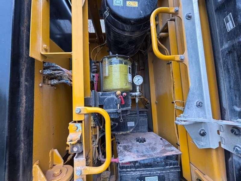 Гусеничный экскаватор Caterpillar 329ELN: фото 23