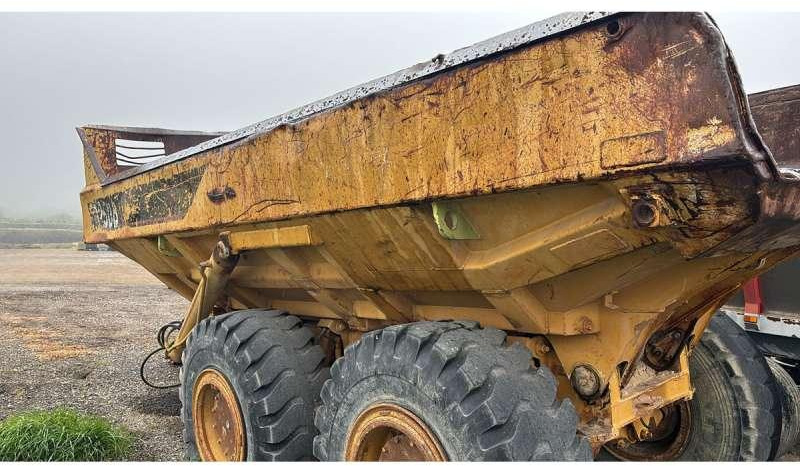 Caterpillar D250B - Самосвальный прицеп: фото 3 Caterpillar D250B - Самосвальный прицеп: фото 3