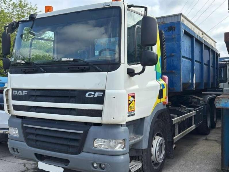 DAF Camion Ampliroll DAF 85.460 6x4 CF - Крюковой мультилифт: фото 1 DAF Camion Ampliroll DAF 85.460 6x4 CF - Крюковой мультилифт: фото 1