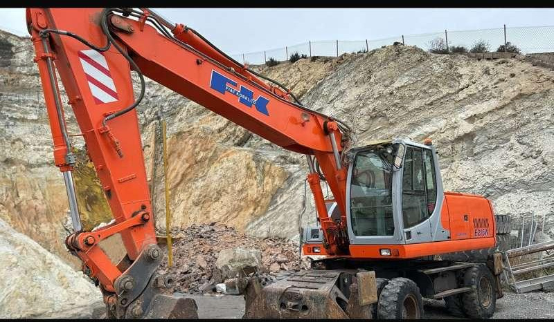 Колёсный экскаватор Fiat Kobelco E215W: фото 1