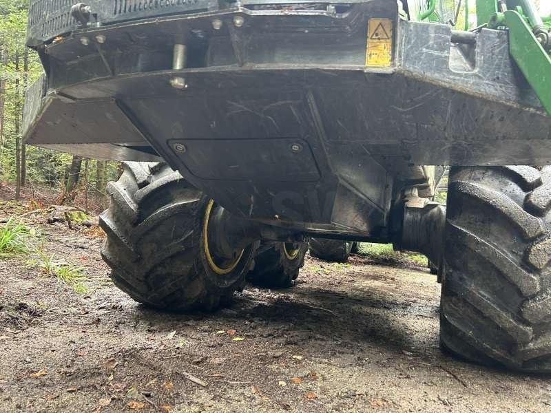 Форвардер John Deere 1110G: фото 16