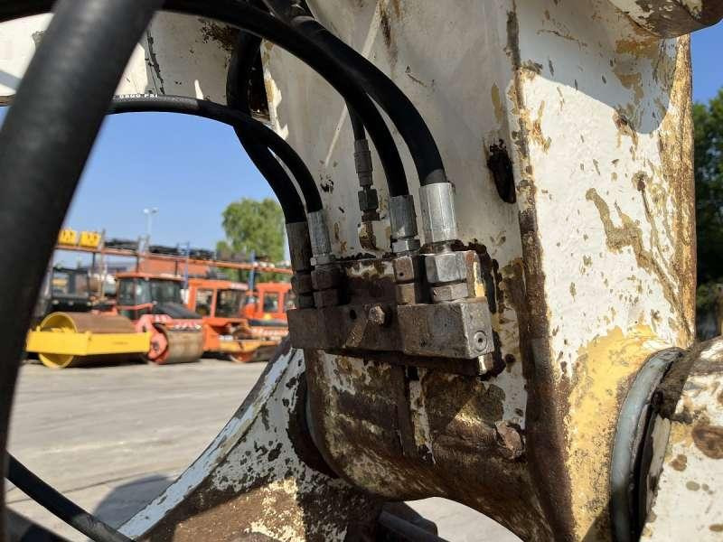Гусеничный экскаватор Liebherr R924C HD-SL: фото 16
