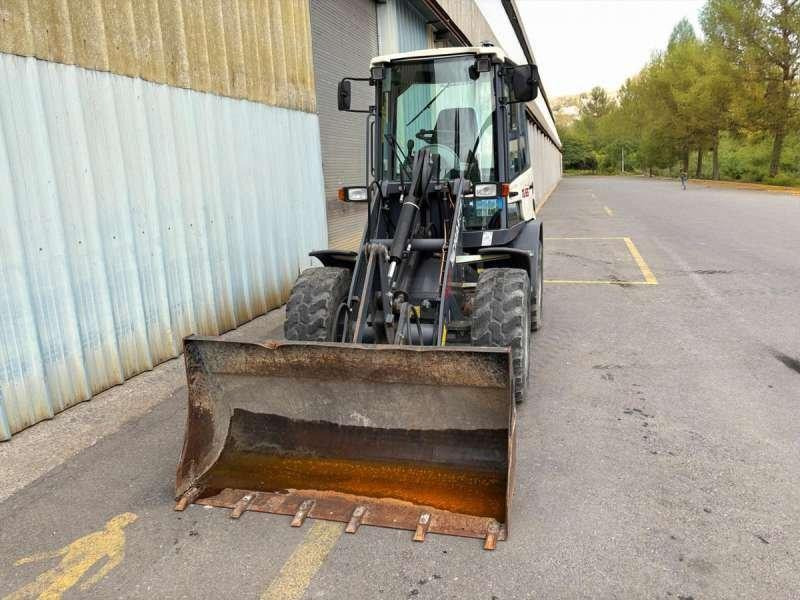 Компактный фронтальный погрузчик Schaeff TL65: фото 18