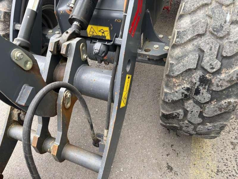 Компактный фронтальный погрузчик Schaeff TL65: фото 38