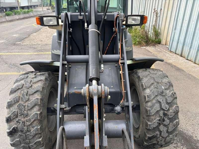 Компактный фронтальный погрузчик Schaeff TL65: фото 39