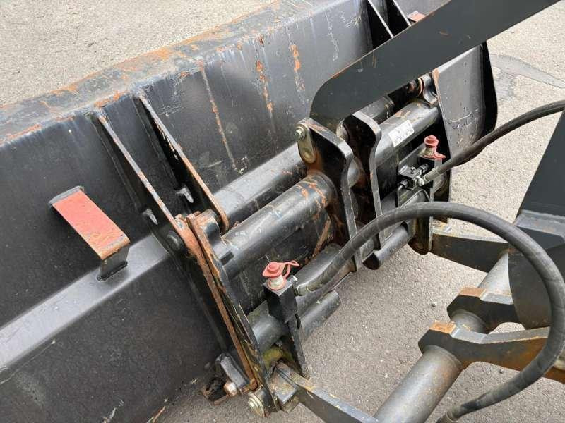 Компактный фронтальный погрузчик Schaeff TL65: фото 36