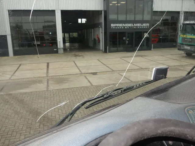 DAF CF 85.430 8X4 EURO3 WITH AIRCO - Грузовик-шасси: фото 4 DAF CF 85.430 8X4 EURO3 WITH AIRCO - Грузовик-шасси: фото 4