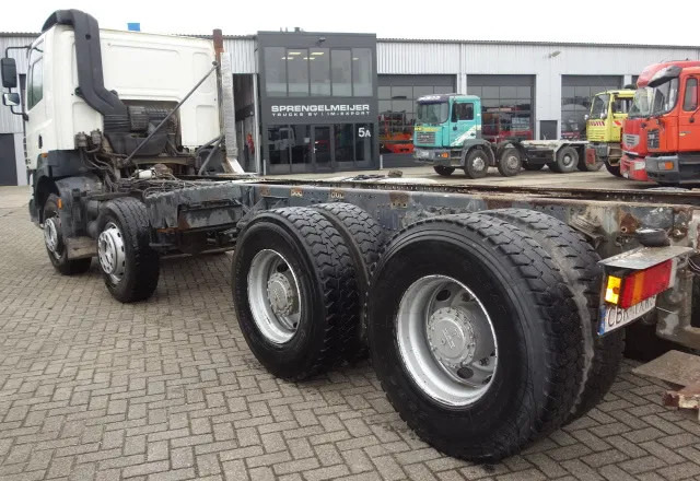 DAF CF 85.430 8X4 EURO3 WITH AIRCO - Грузовик-шасси: фото 2 DAF CF 85.430 8X4 EURO3 WITH AIRCO - Грузовик-шасси: фото 2