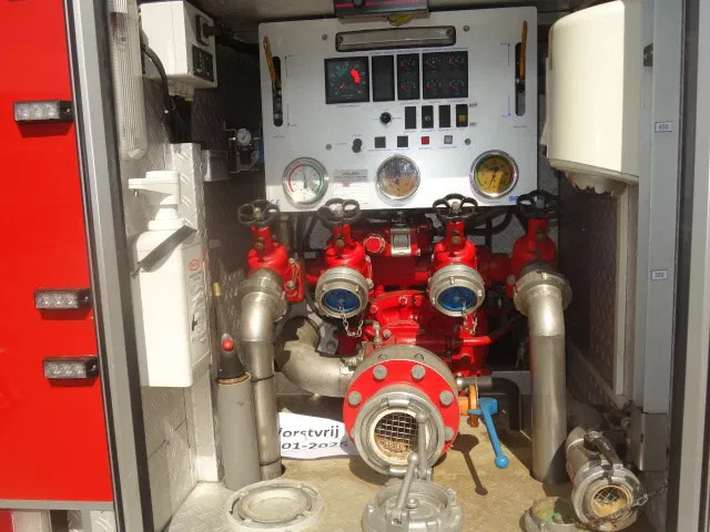 MAN LE 220C GODIVA POMP 2000 LITER TANK,MANUAL GEARBOX - Пожарная машина: фото 5 MAN LE 220C GODIVA POMP 2000 LITER TANK,MANUAL GEARBOX - Пожарная машина: фото 5