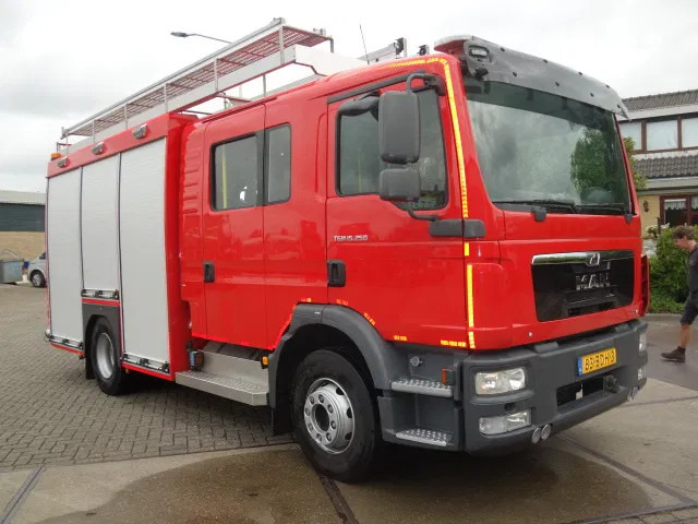 MAN TGM 15.250 FIRE TRUCK,2000 LITER TANK, FOAM TANK, AIRCO - Пожарная машина: фото 1 MAN TGM 15.250 FIRE TRUCK,2000 LITER TANK, FOAM TANK, AIRCO - Пожарная машина: фото 1