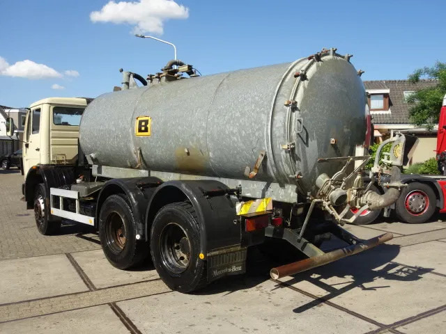 Mercedes-Benz MB 2222 6X4 WATERTANKER WITH PUMP - Грузовик-цистерна: фото 3 Mercedes-Benz MB 2222 6X4 WATERTANKER WITH PUMP - Грузовик-цистерна: фото 3