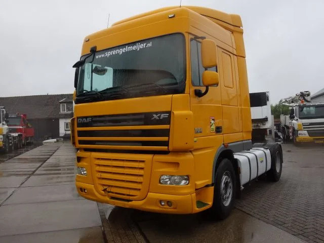 DAF XF 105.460 2 diesel tanken - Тягач: фото 2 DAF XF 105.460 2 diesel tanken - Тягач: фото 2