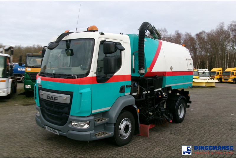DAF LF 55.220 4X2 Johnston street sweeper - Подметально-уборочная машина: фото 1 DAF LF 55.220 4X2 Johnston street sweeper - Подметально-уборочная машина: фото 1