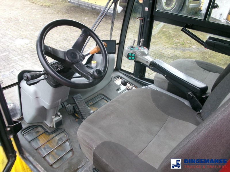 Johnston C202 compact street sweeper - Подметально-уборочная машина: фото 5 Johnston C202 compact street sweeper - Подметально-уборочная машина: фото 5