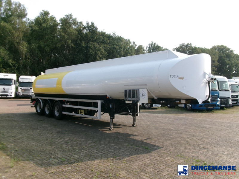 Lakeland Fuel tank alu 43 m3 / 6 comp - Полуприцеп-цистерна: фото 2 Lakeland Fuel tank alu 43 m3 / 6 comp - Полуприцеп-цистерна: фото 2