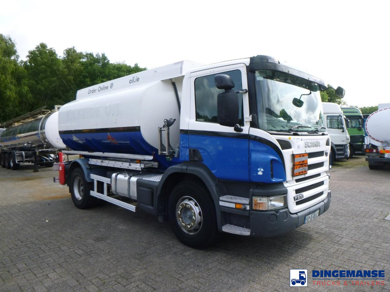 Scania P 230 DB 4x2 RHD fuel tank 12.4 m3 / 4 comp - Грузовик-цистерна: фото 2 Scania P 230 DB 4x2 RHD fuel tank 12.4 m3 / 4 comp - Грузовик-цистерна: фото 2