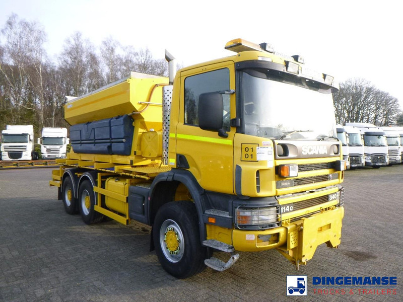 Scania P114-340 CB 6X6 RHD gritter / snow plough - Снегоуборочная машина: фото 2 Scania P114-340 CB 6X6 RHD gritter / snow plough - Снегоуборочная машина: фото 2