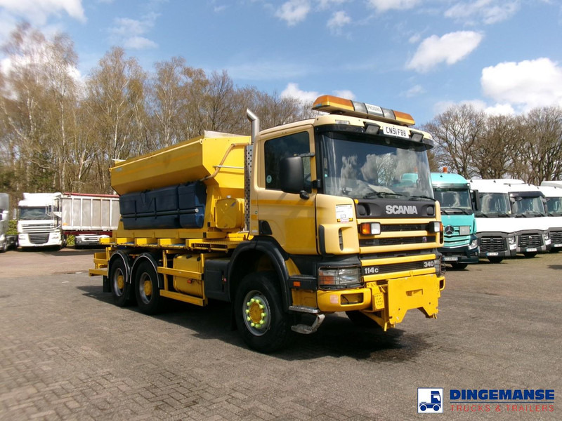 Scania P114-340 CB 6X6 RHD gritter / snow plough - Снегоуборочная машина: фото 2 Scania P114-340 CB 6X6 RHD gritter / snow plough - Снегоуборочная машина: фото 2