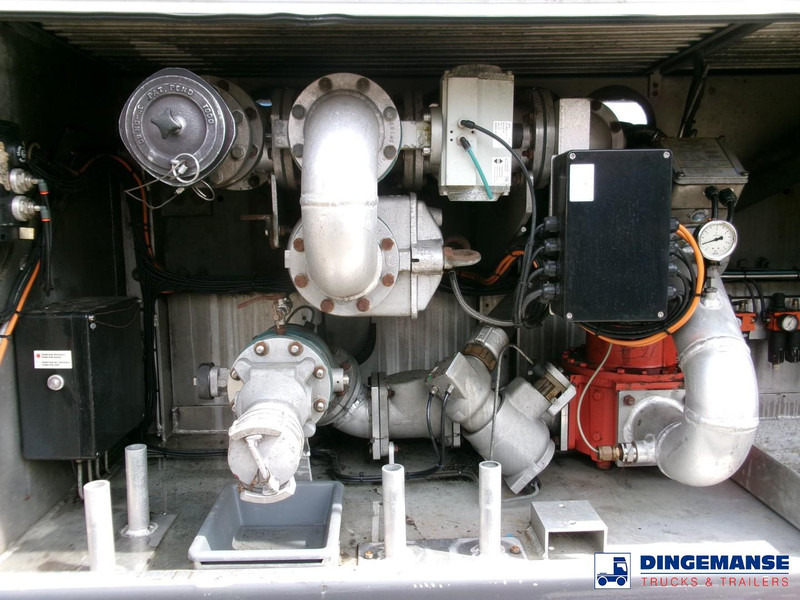 Грузовик-цистерна Volvo FM 380 6X2 fuel tank 20.6 m3 / 4 comp: фото 12