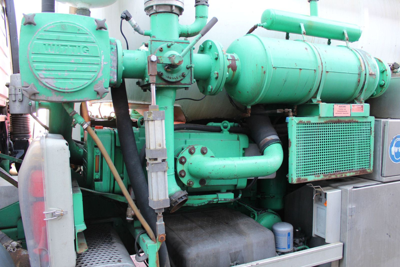 Ассенизатор Mercedes-Benz Actros 3335 6x4 Kroll 13m³ HD-Kombi ADR/GGVS V2A: фото 9