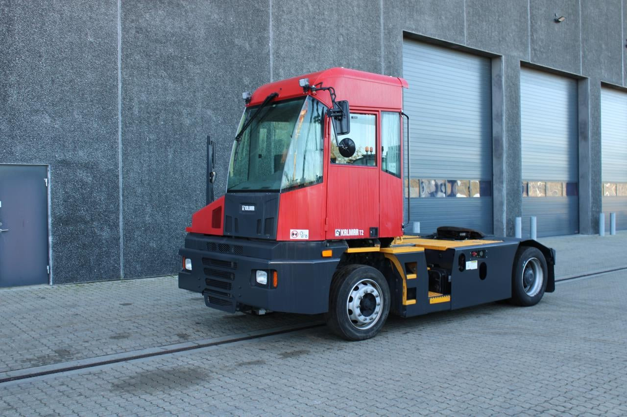 Kalmar T2I 4X2 - Терминальный тягач: фото 2 Kalmar T2I 4X2 - Терминальный тягач: фото 2