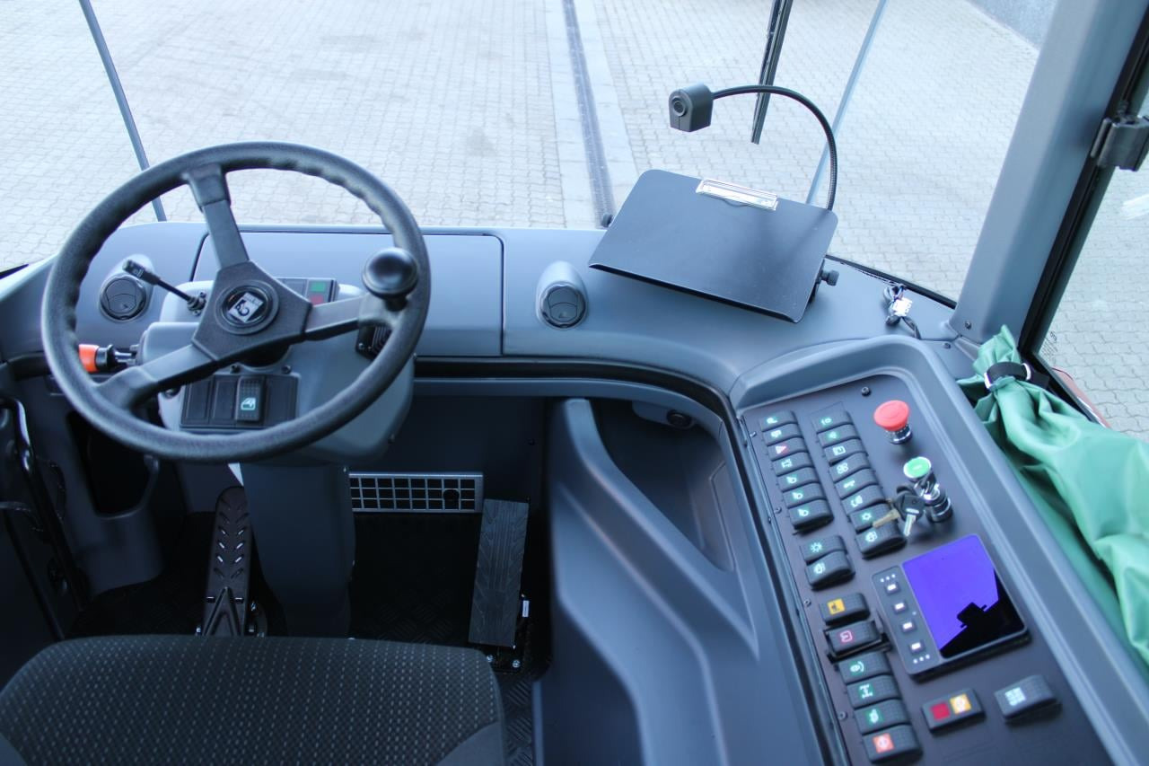 Kalmar TRL618I 4X4 - Терминальный тягач: фото 4 Kalmar TRL618I 4X4 - Терминальный тягач: фото 4