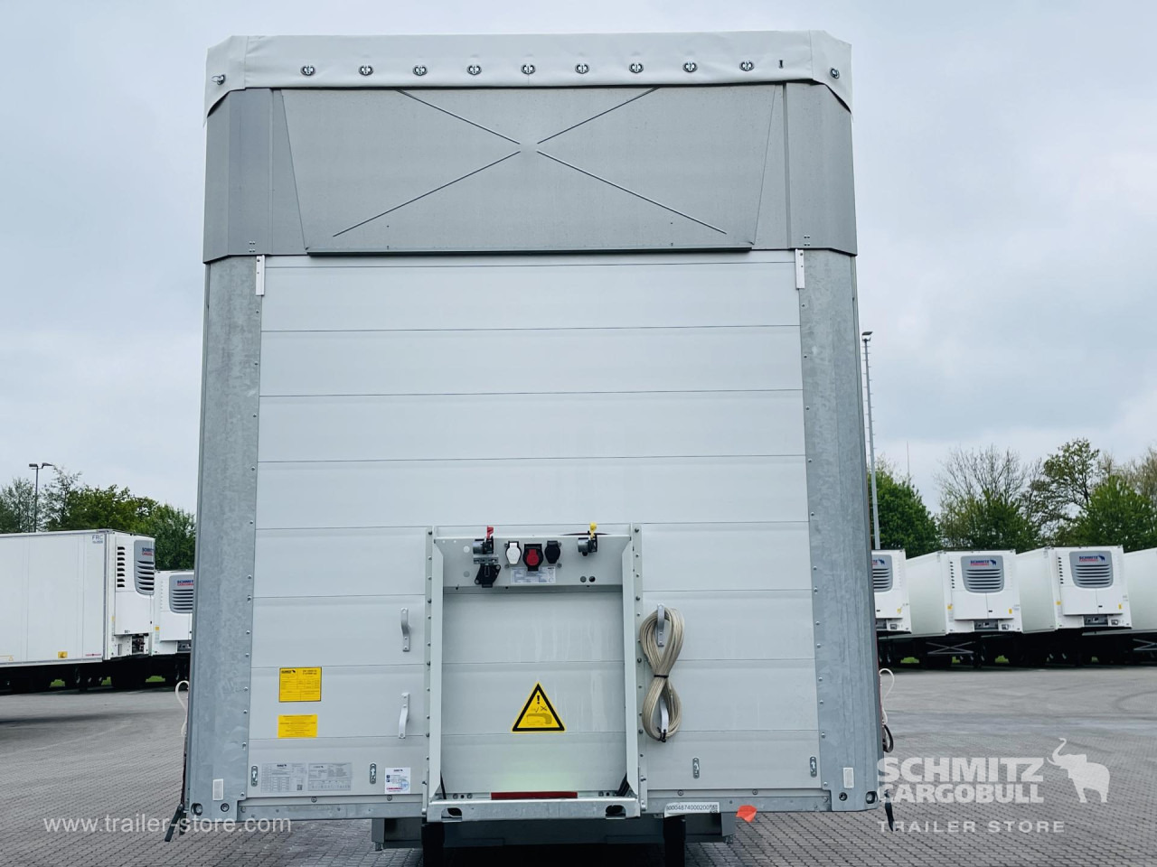 SCHMITZ Auflieger Curtainsider Mega - Тентованный полуприцеп: фото 2 SCHMITZ Auflieger Curtainsider Mega - Тентованный полуприцеп: фото 2
