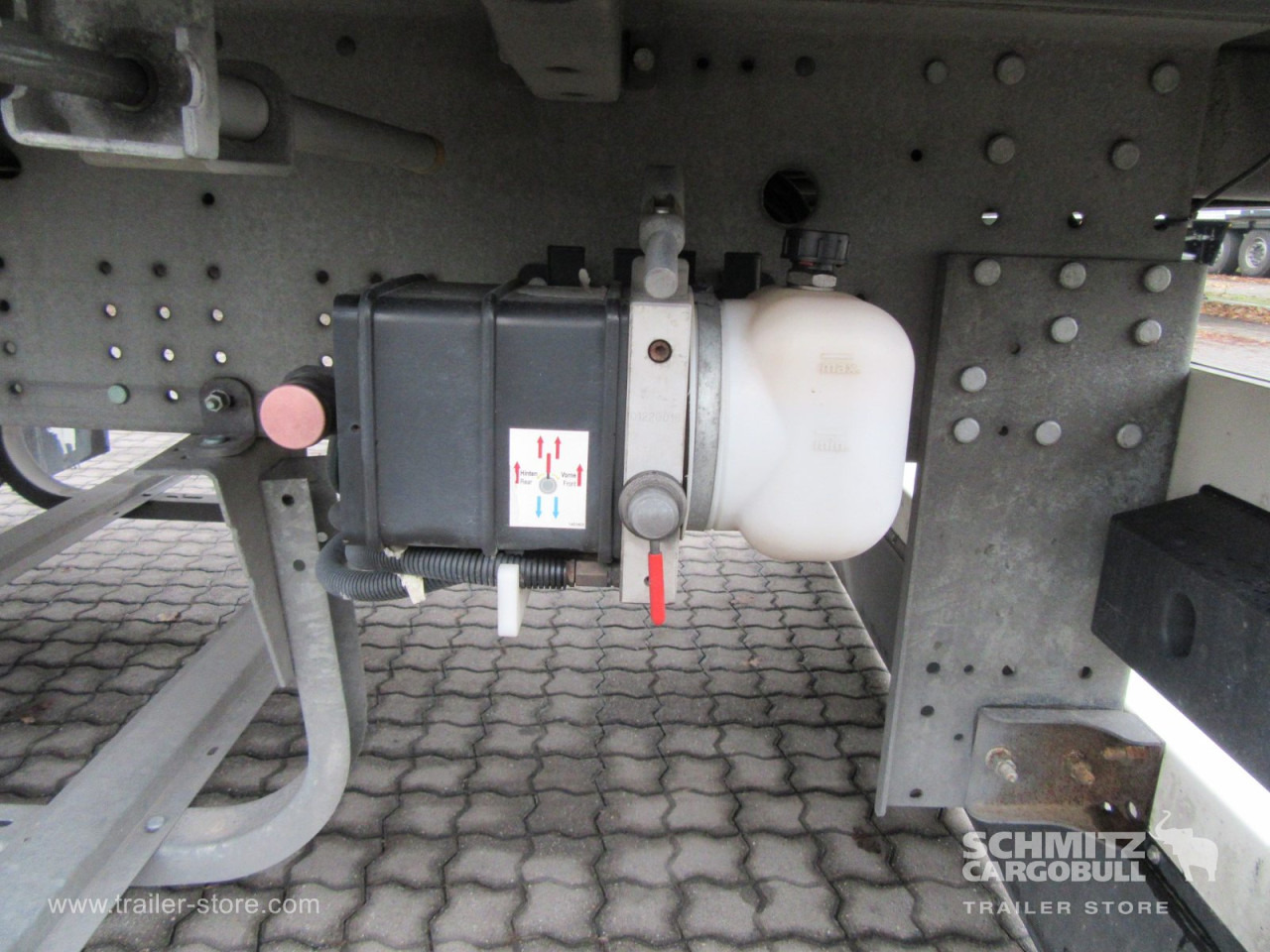 SCHMITZ Auflieger Curtainsider Standard - Тентованный полуприцеп: фото 5 SCHMITZ Auflieger Curtainsider Standard - Тентованный полуприцеп: фото 5