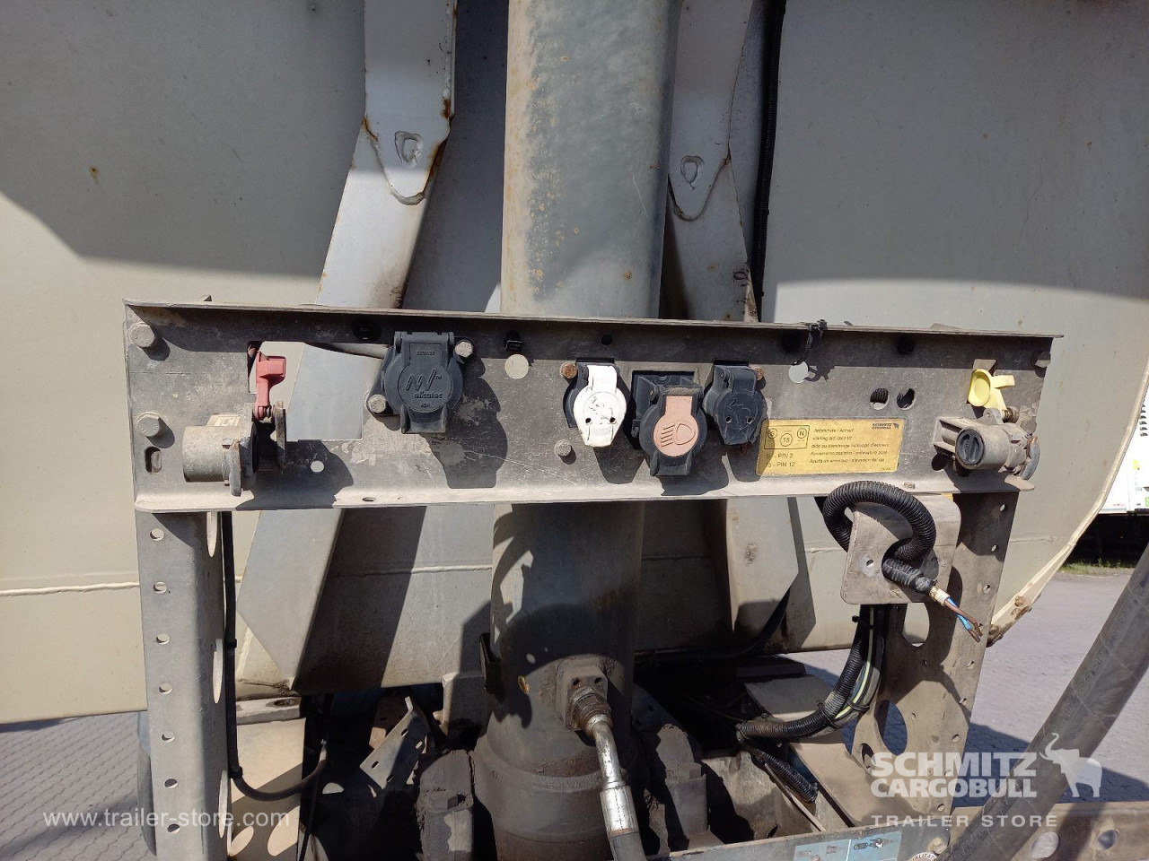 SCHMITZ Auflieger Kipper Stahlrundmulde 25m³ - Самосвальный полуприцеп: фото 2 SCHMITZ Auflieger Kipper Stahlrundmulde 25m³ - Самосвальный полуприцеп: фото 2