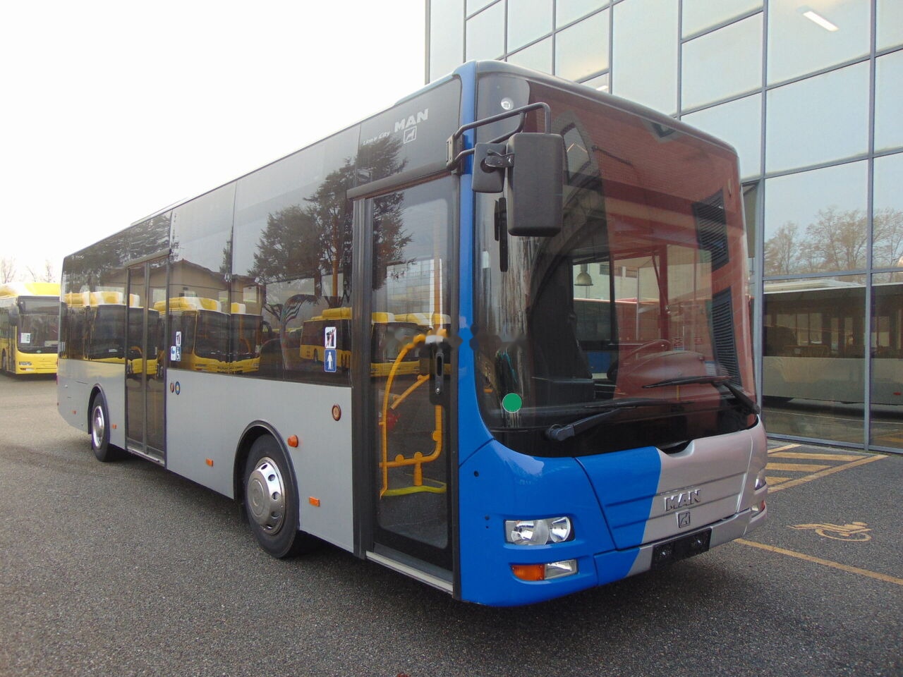 Городской автобус MAN A66: фото 1