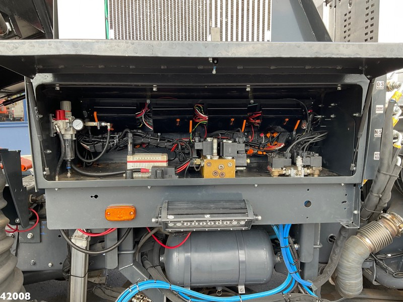 Подметально-уборочная машина DAF FA LF 230 Johnston VT 650: фото 11