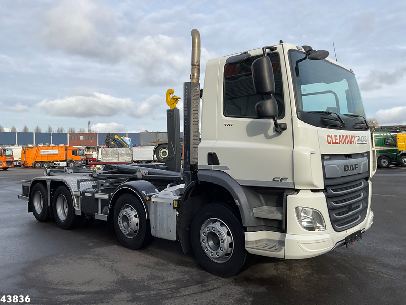 DAF FAC CF 370 8x2 NIEUWE Hyvalift 26 Ton haakarmsysteem!! Just 177.485 km! - Крюковой мультилифт: фото 3 DAF FAC CF 370 8x2 NIEUWE Hyvalift 26 Ton haakarmsysteem!! Just 177.485 km! - Крюковой мультилифт: фото 3