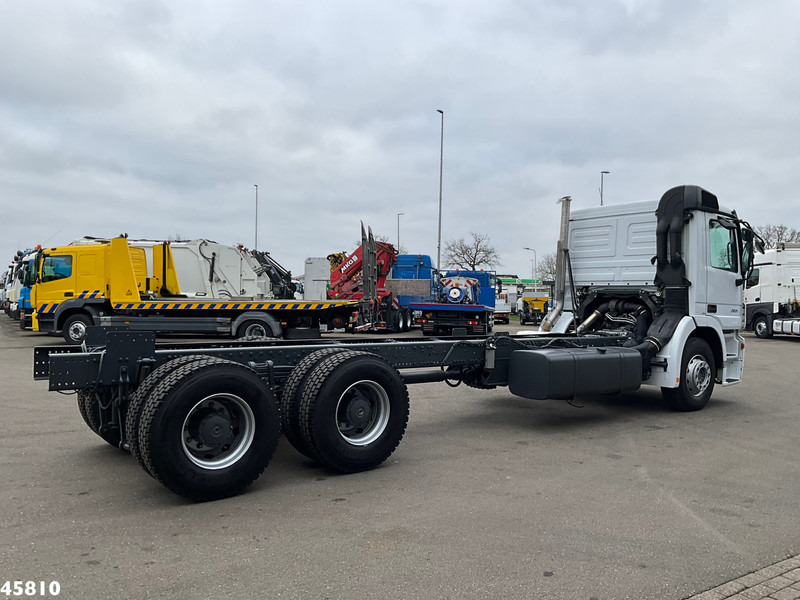 Mercedes-Benz Actros 2631 6x4 Manual Full steel JUST 7.012 KM! - Грузовик-шасси: фото 5 Mercedes-Benz Actros 2631 6x4 Manual Full steel JUST 7.012 KM! - Грузовик-шасси: фото 5