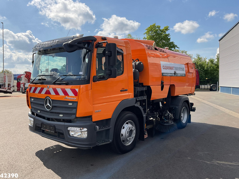 Mercedes-Benz Atego 1321 Bucher Cityfant 6000 Just 49.567 km! - Подметально-уборочная машина: фото 5 Mercedes-Benz Atego 1321 Bucher Cityfant 6000 Just 49.567 km! - Подметально-уборочная машина: фото 5