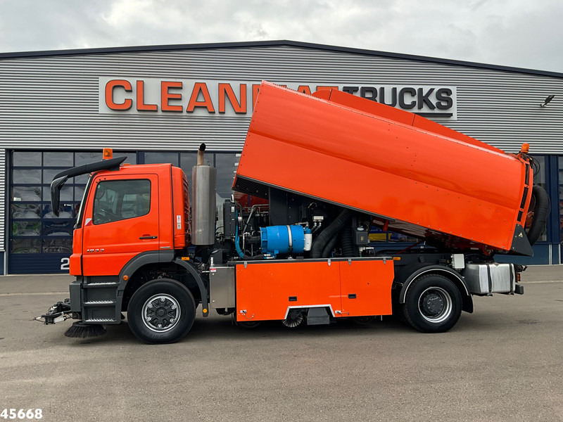 Mercedes-Benz Axor 1833 4x4 Schörling SORF Schienenreinigungs/Railway sweeper Just 38.680 Km! - Подметально-уборочная машина: фото 2 Mercedes-Benz Axor 1833 4x4 Schörling SORF Schienenreinigungs/Railway sweeper Just 38.680 Km! - Подметально-уборочная машина: фото 2