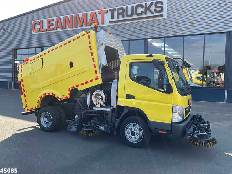Mitsubishi Canter 7C15 Brock sweeper Just 94.095 km! - Подметально-уборочная машина: фото 1 Mitsubishi Canter 7C15 Brock sweeper Just 94.095 km! - Подметально-уборочная машина: фото 1