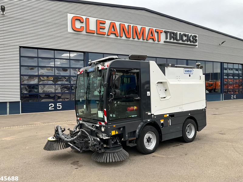 Schmidt Cleango Compact 500 Euro 6 with 3-rd brush Just 41.050 km! - Подметально-уборочная машина: фото 3 Schmidt Cleango Compact 500 Euro 6 with 3-rd brush Just 41.050 km! - Подметально-уборочная машина: фото 3