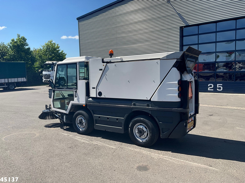 Schmidt Swingo Compact 200 Euro 6 - Подметально-уборочная машина: фото 2 Schmidt Swingo Compact 200 Euro 6 - Подметально-уборочная машина: фото 2