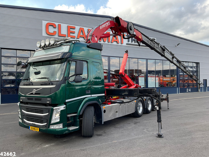 Volvo FM 460 8x4 TRIDEM Euro 6 32 Tonmeter laadkraan - Крюковой мультилифт, Автоманипулятор: фото 1 Volvo FM 460 8x4 TRIDEM Euro 6 32 Tonmeter laadkraan - Крюковой мультилифт, Автоманипулятор: фото 1