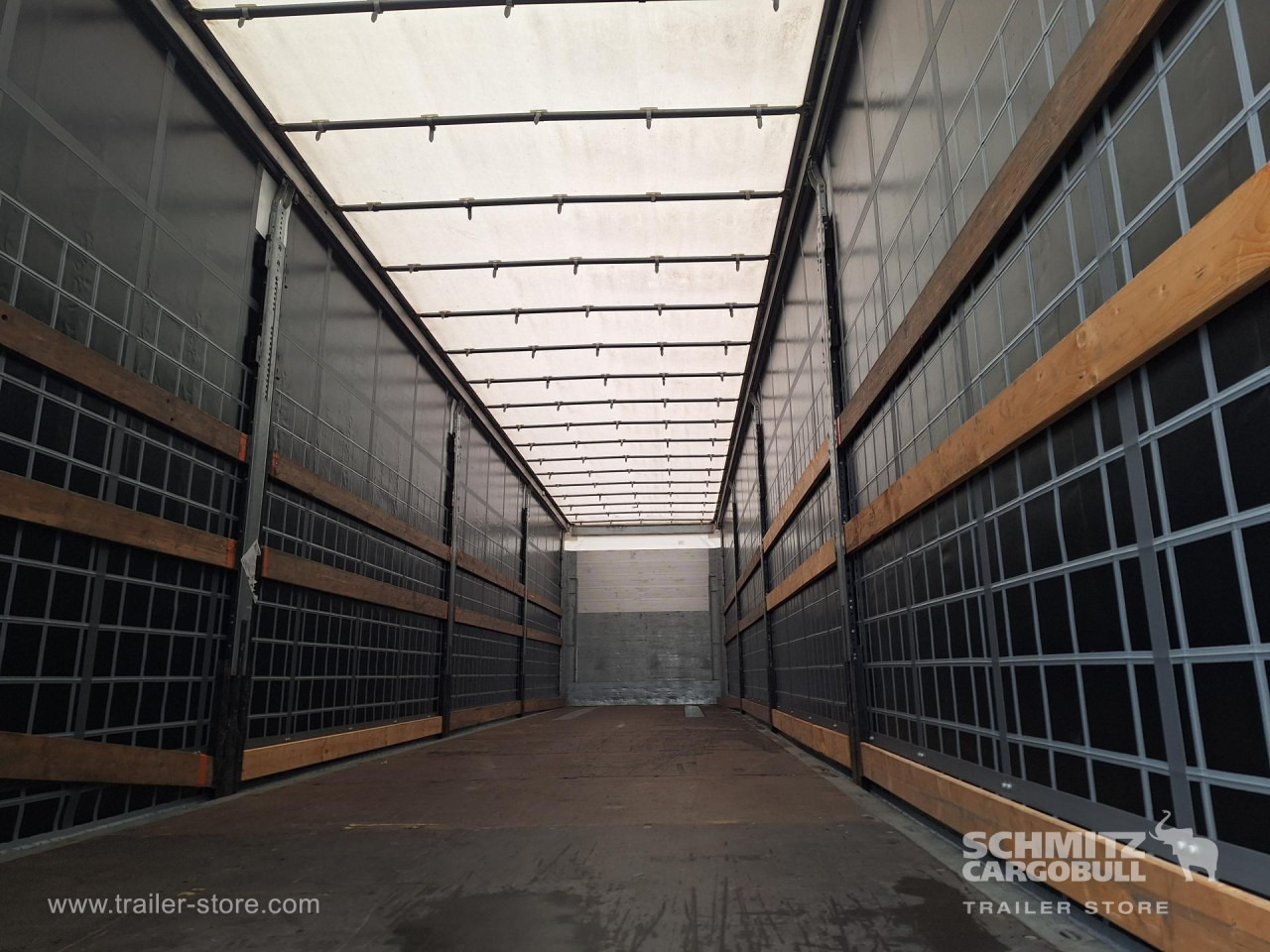 SCHMITZ Curtainsider Standard Taillift - Тентованный полуприцеп: фото 4 SCHMITZ Curtainsider Standard Taillift - Тентованный полуприцеп: фото 4